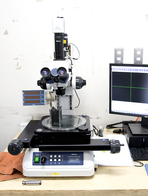 Measuring microscope